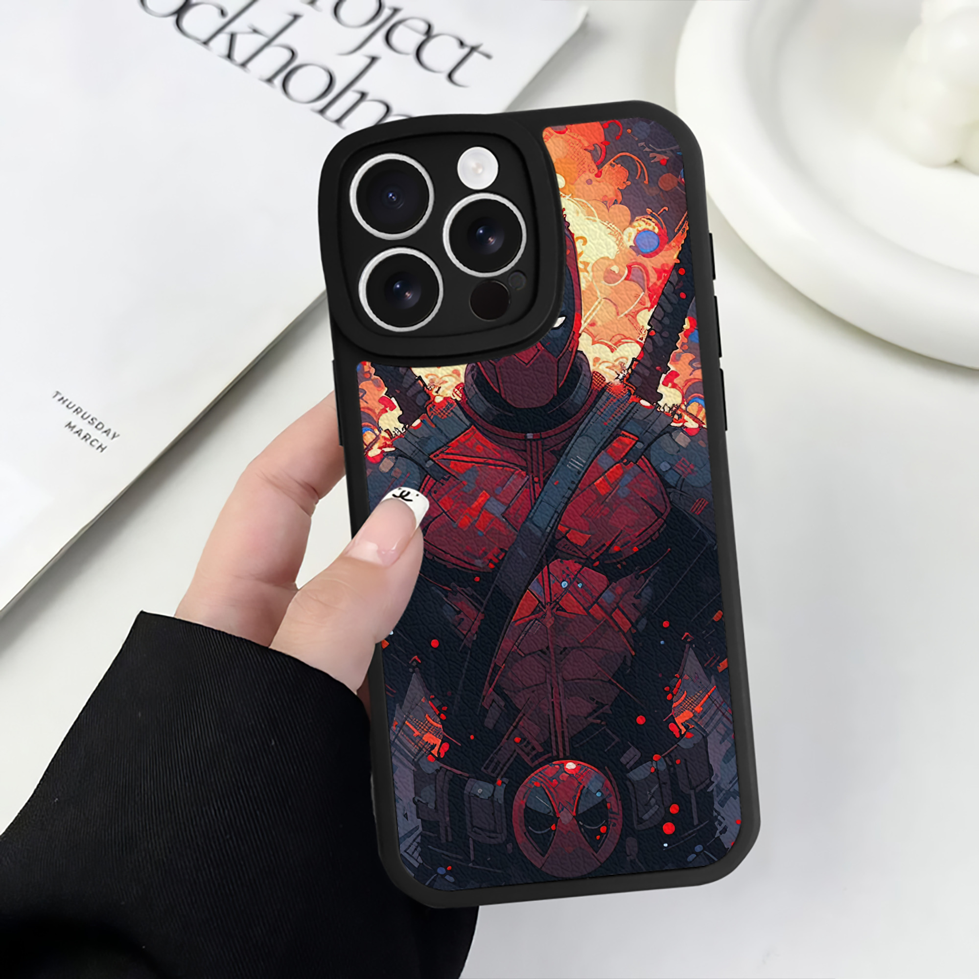 （画像用） Deadpool デッドプール 【iPhone 16シリーズ対応】シリコンスマホケース（レザー調） 材質：シリコン